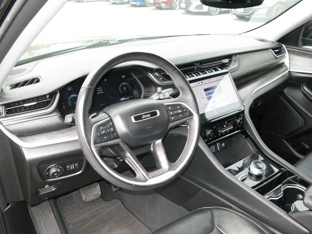 2023 Jeep Grand Cherokee Limited — photo