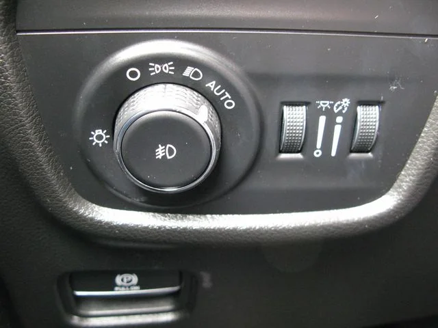 2023 Jeep Grand Cherokee Limited — photo