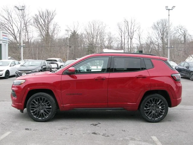 2022 Jeep Compass (Red) Edition — photo