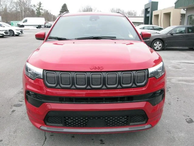 2022 Jeep Compass (Red) Edition — photo