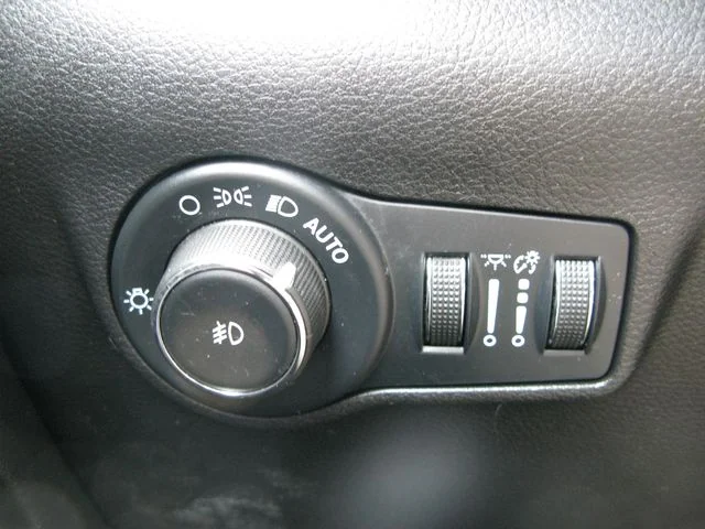2022 Jeep Compass (Red) Edition — photo