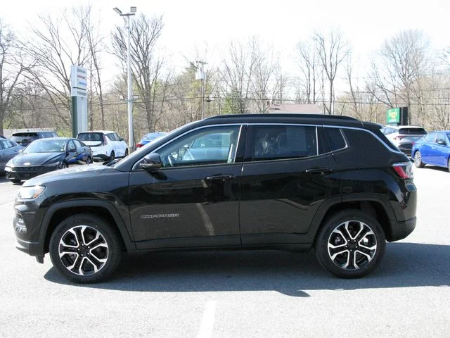 2022 Jeep Compass Limited — photo