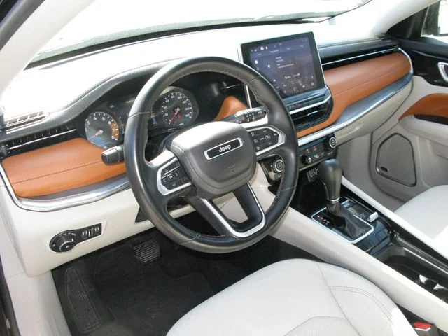 2022 Jeep Compass Limited — photo