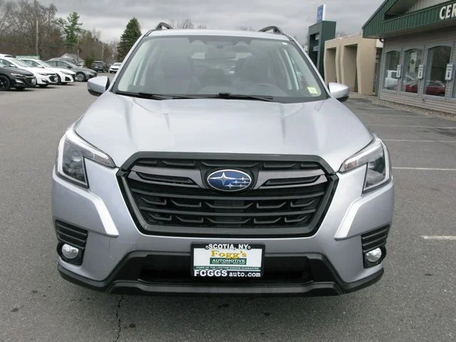 2022 Subaru Forester Limited — photo