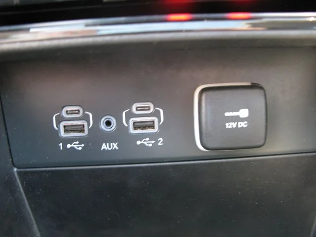 2023 Jeep Grand Cherokee Limited — photo