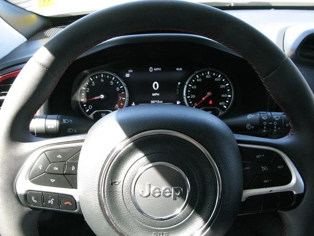 2023 Jeep Renegade Trailhawk — photo