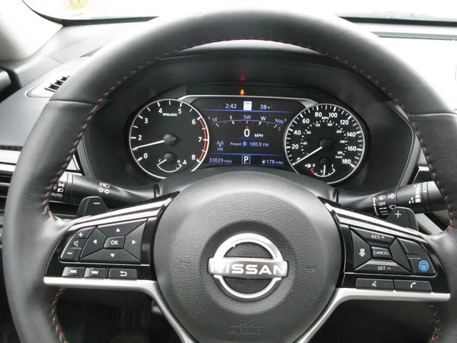 2023 Nissan Altima 2.0 SR — photo