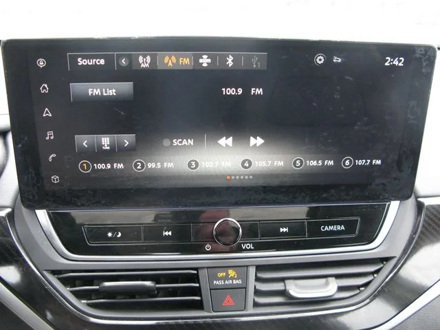 2023 Nissan Altima 2.0 SR — photo