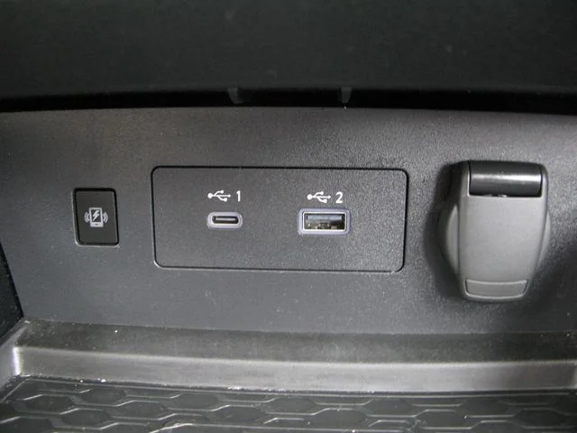 2023 Nissan Altima 2.0 SR — photo