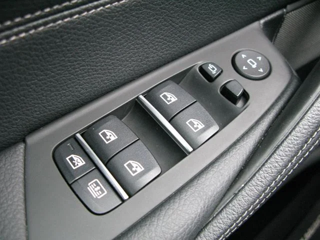 2023 BMW 5 Series M550i xDrive — photo