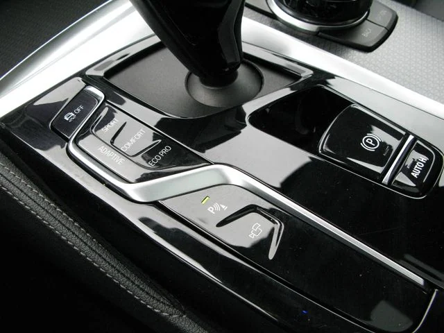 2023 BMW 5 Series M550i xDrive — photo