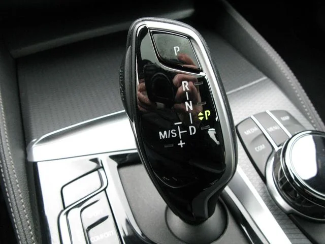 2023 BMW 5 Series M550i xDrive — photo
