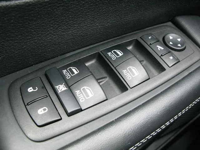 2025 Chrysler Pacifica Limited — photo