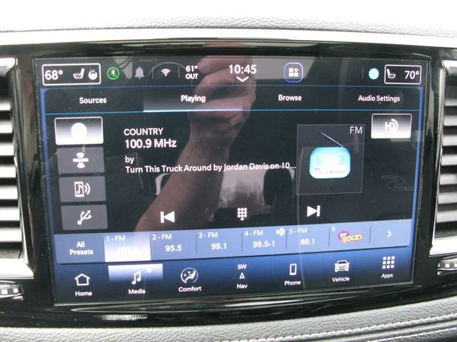 2025 Chrysler Pacifica Limited — photo