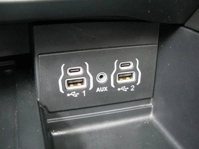 2025 Chrysler Pacifica Limited — photo