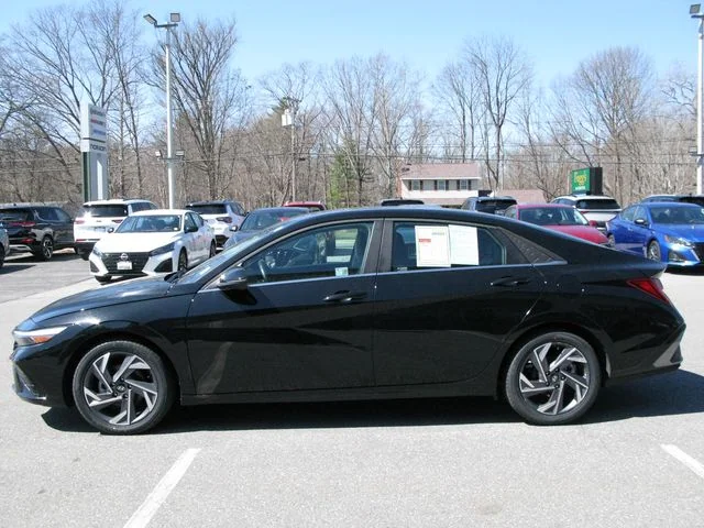 2025 Hyundai ELANTRA Limited — photo