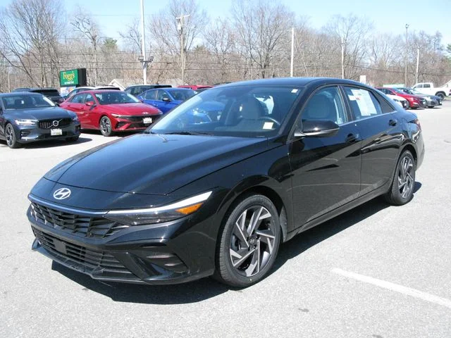 2025 Hyundai ELANTRA Limited — photo