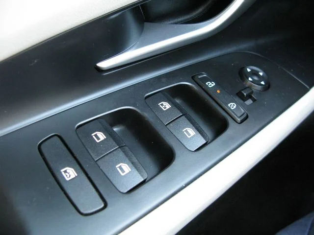 2025 Hyundai ELANTRA Limited — photo
