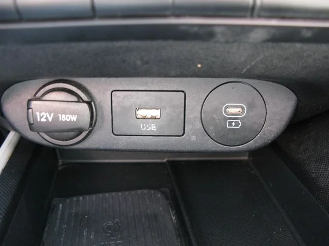 2025 Hyundai ELANTRA Limited — photo