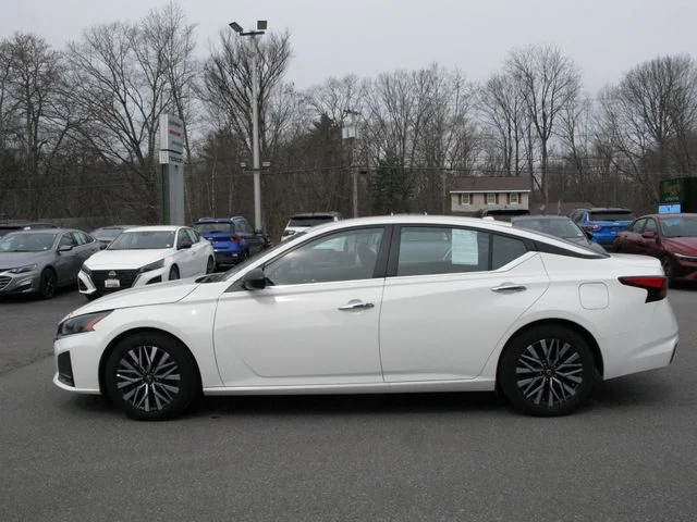 2025 Nissan Altima 2.5 SV — photo