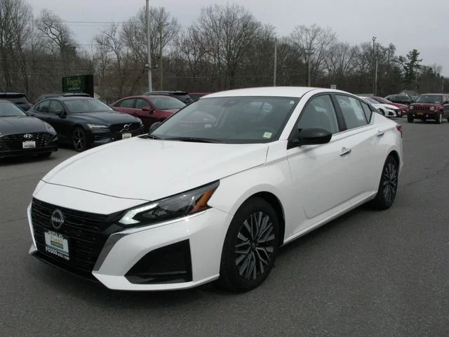 2025 Nissan Altima 2.5 SV — photo