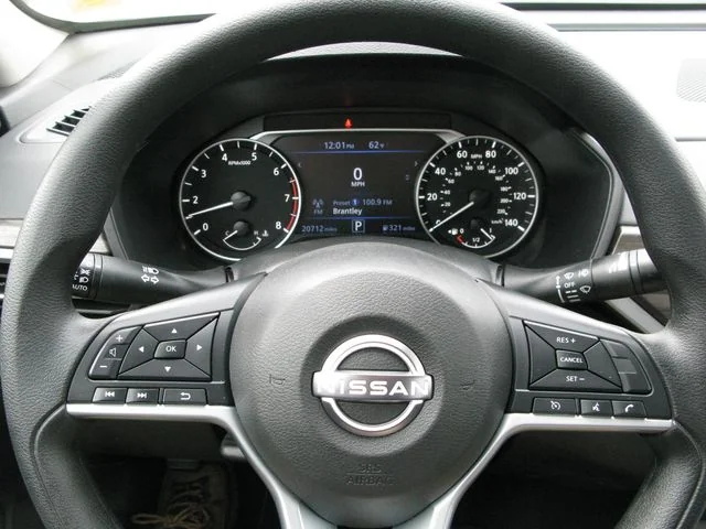 2025 Nissan Altima 2.5 SV — photo