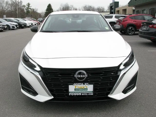 2025 Nissan Altima 2.5 SV — photo
