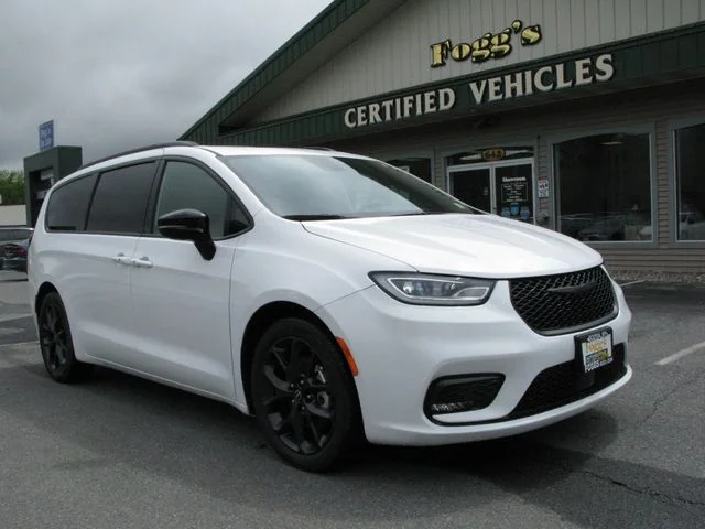 2025 Chrysler Pacifica for sale at Fogg's Automotive in Schenectady, NY