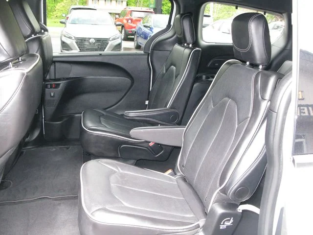 2025 Chrysler Pacifica Limited — photo