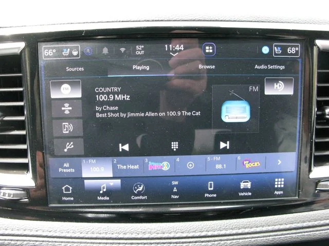 2025 Chrysler Pacifica Limited — photo