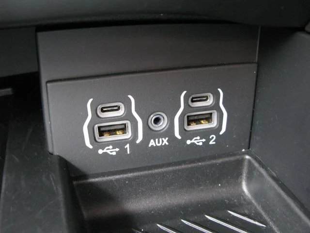 2025 Chrysler Pacifica Limited — photo