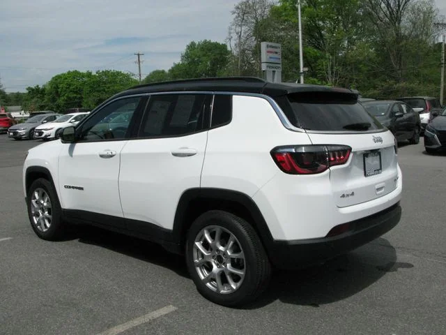2025 Jeep Compass Limited — photo
