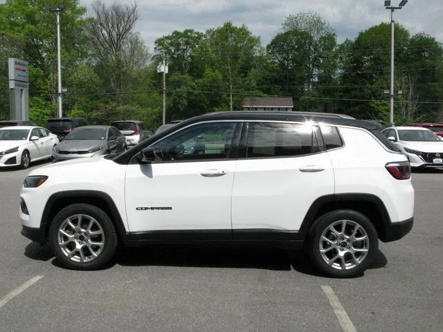 2025 Jeep Compass Limited — photo