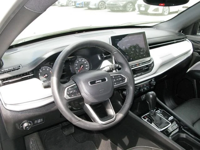 2025 Jeep Compass Limited — photo