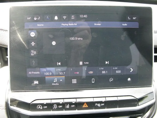 2025 Jeep Compass Limited — photo