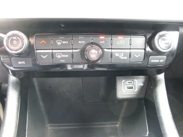 2025 Jeep Compass Limited — photo