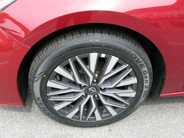 2025 Nissan Altima 2.5 SV — photo