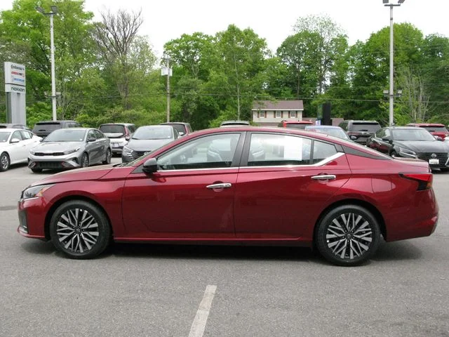 2025 Nissan Altima 2.5 SV — photo