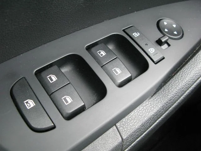 2023 Kia Sportage Hybrid LX — photo