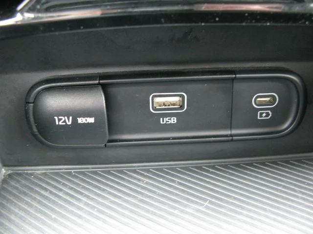 2023 Kia Sportage Hybrid LX — photo