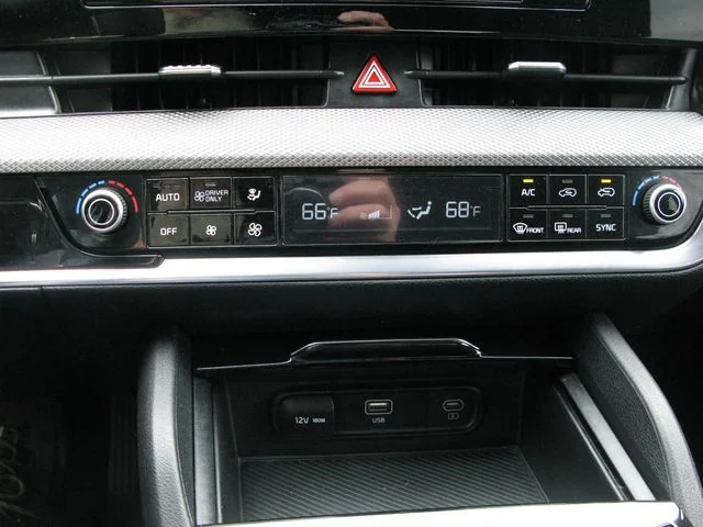 2023 Kia Sportage Hybrid LX — photo