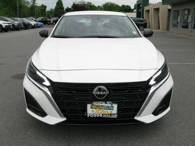 2025 Nissan Altima 2.5 SV — photo