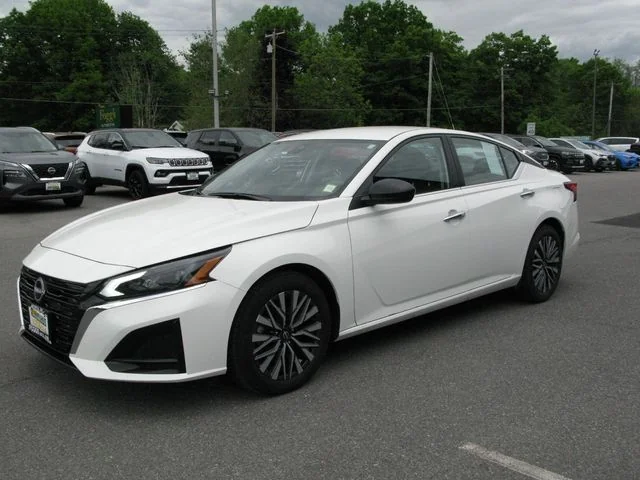 2025 Nissan Altima 2.5 SV — photo