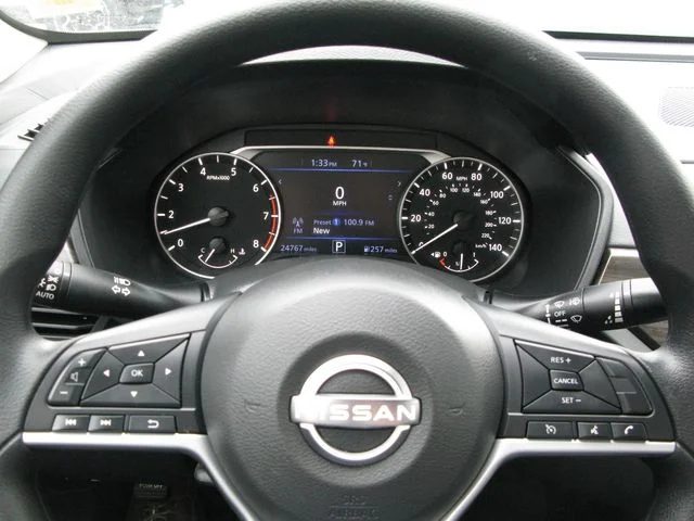2025 Nissan Altima 2.5 SV — photo