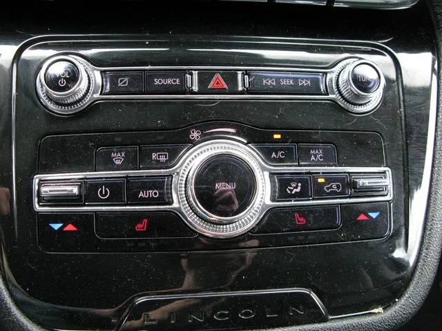 2021 Lincoln Corsair Standard — photo