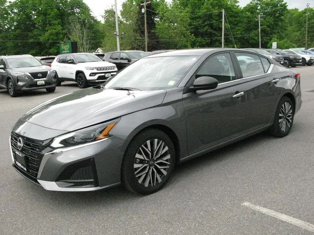 2025 Nissan Altima 2.5 SV — photo