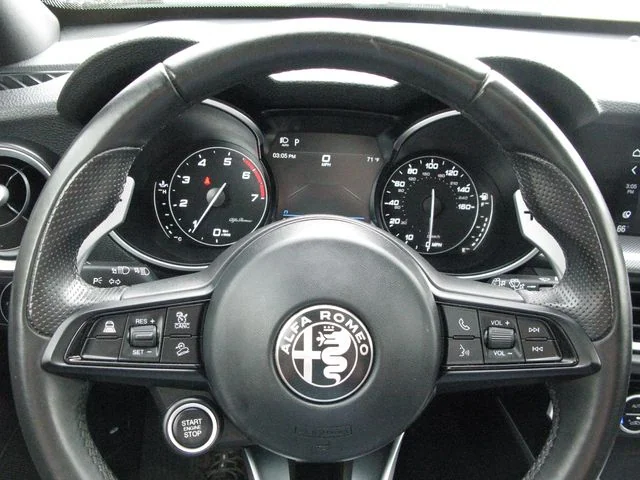 2023 Alfa Romeo Stelvio Veloce — photo
