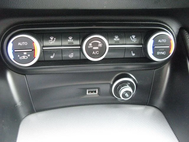 2023 Alfa Romeo Stelvio Veloce — photo