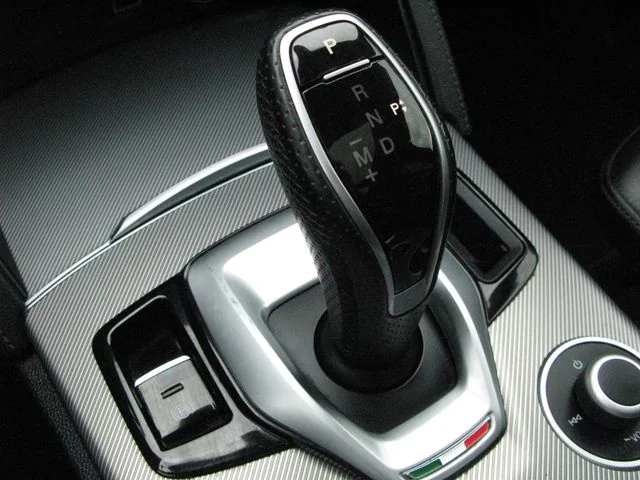 2023 Alfa Romeo Stelvio Veloce — photo