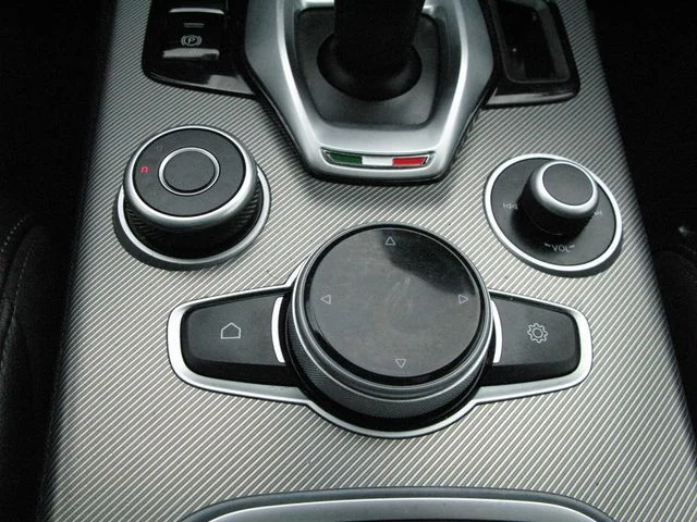 2023 Alfa Romeo Stelvio Veloce — photo